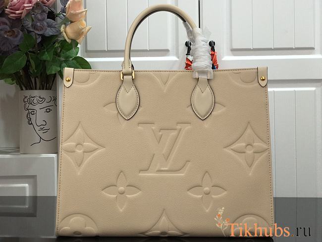LV Onthego Embossed White M44925 Size 34 x 26 x 15 cm - 1