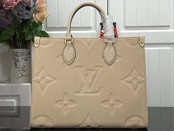 LV Onthego Embossed White M44925 Size 34 x 26 x 15 cm