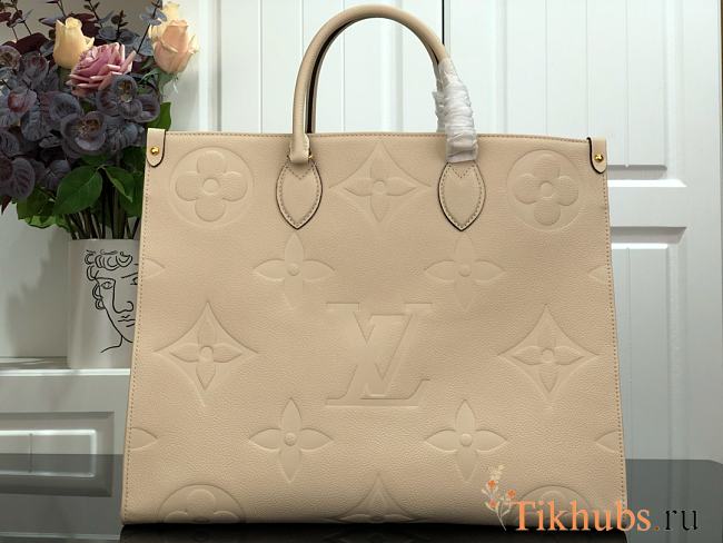LV Onthego Embossed White M44925 Size 41 x 34 x 19 cm - 1