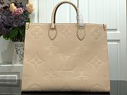 LV Onthego Embossed White M44925 Size 41 x 34 x 19 cm - 1
