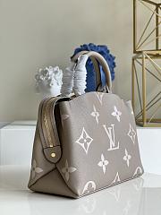 LV Apricot Silk Screen Monogram M58916 Size 29 x 18 x 12.5 cm - 3