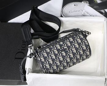 Dior Oblique Round Bucket Bag M8008 Size 21.3 x 12.5 x 12.5 cm