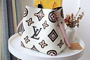 Louis Vuitton Neonoe Beige M44679 Size 26 x 26 x 17.5 cm - 4