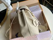 LV Montsouris Backpack White M45205 Size 27.5 x 33 x 14 cm - 5