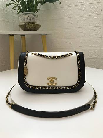 Chanel Dumpling Bag AS0371 Size 22 x 7 x 15 cm