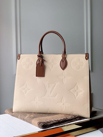 LV Onthego M44921 Size 41 x 34 x 19 cm