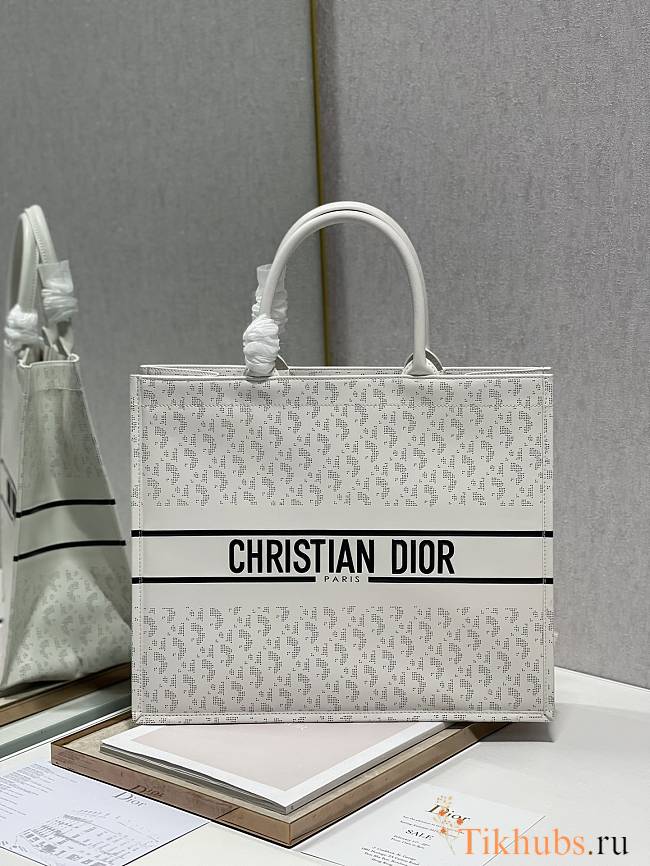Dior Book Tote Shopping Bag Punching White 1286 Size 41 x 32 cm - 1