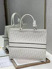 Dior Book Tote Shopping Bag Punching White 1286 Size 41 x 32 cm - 4