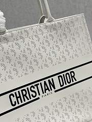 Dior Book Tote Shopping Bag Punching White 1286 Size 41 x 32 cm - 2