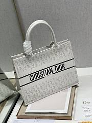 Dior Book Tote Shopping Bag Punching White 1287 Size 36 × 28 cm - 4