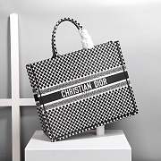 Dior Book Tote Polka Dot Embroidery Size 41.5 cm - 1