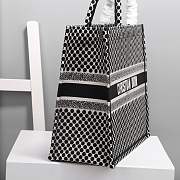 Dior Book Tote Polka Dot Embroidery Size 41.5 cm - 3