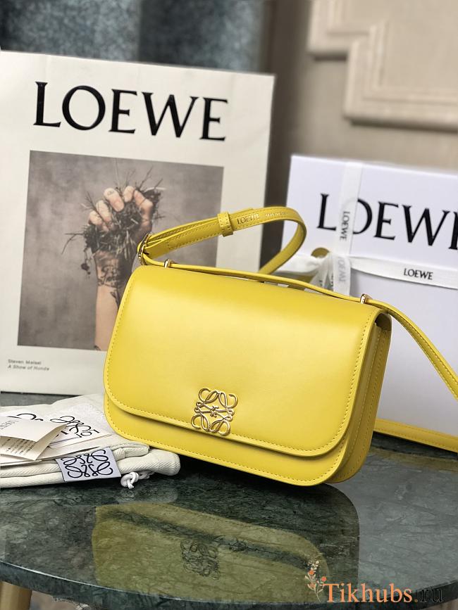 Loewe Box Dream Yellow Size 18.5 x 12.5 x 6 cm - 1