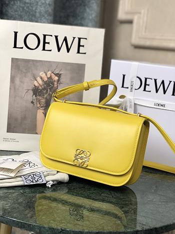 Loewe Box Dream Yellow Size 18.5 x 12.5 x 6 cm