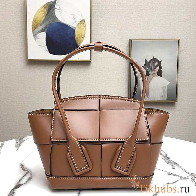 Bottega Veneta Arco Bag Size 29 x 9 x 29 cm - 1