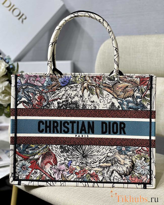 Dior Tote Bag Milky White Constellation Embroidery M1286 Size 36.5 x 28 x 17.5 cm - 1