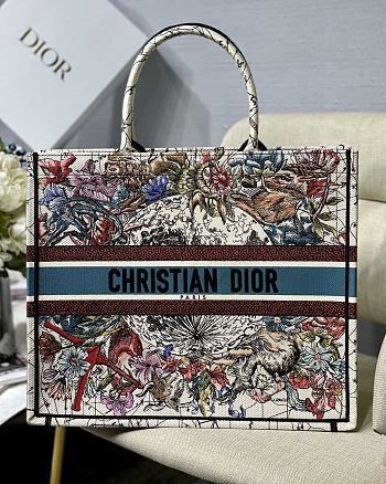 Dior Tote Bag Milky White Constellation Embroidery M1286 Size 41.5 x 38 x 18 cm