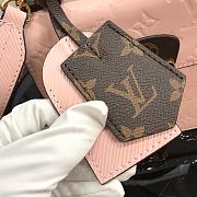 LV Spring Street Handbags Pink M90376 Size 17 x 16 x 8.5 cm - 3