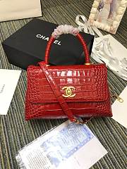 Chanel Crocodile Messenger Chain Bag Red A93050 Size 25 × 15 × 12 cm - 1