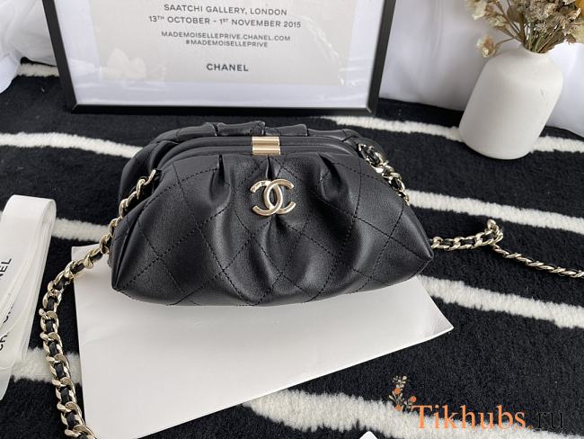 Chanel Cloud Bag Black Size 22 x 17 x 10 cm - 1