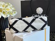 Chanel 21 Flap Bag Black/White Size 16 x 26 x 9 cm - 4