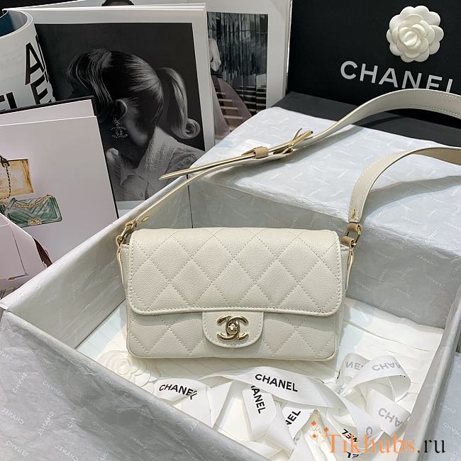 Chanel Calfskin Flap Bag White AS2273 Size 20 x 6 x 12 cm - 1