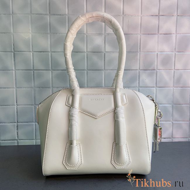 Givenchy Handbag White 0605 Size 33 x 23 x 17 cm - 1