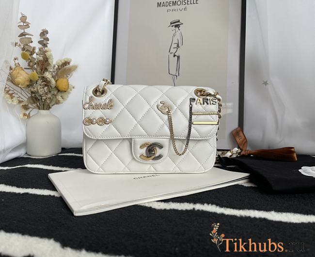 Chanel Flap Bag White Size 23 cm - 1