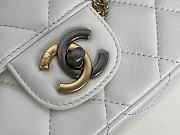 Chanel Flap Bag White Size 23 cm - 5