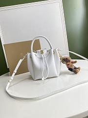 Burberry Bucket Bag White Size 16 x 15 x 17.5 cm - 1