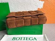 Bottega Veneta Pillow Bag Brown 30309 Size 26 x 18 x 8 cm - 6