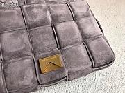 Bottega Veneta Pillow Bag Purple 30309 Size 26 x 18 x 8 cm - 2