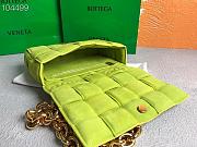 Bottega Veneta Pillow Bag Green Leather 30309 Size 26 x 18 x 8 cm - 3