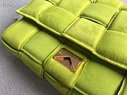 Bottega Veneta Pillow Bag Green Leather 30309 Size 26 x 18 x 8 cm - 2