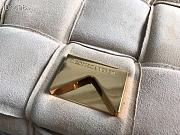 Bottega Veneta Pillow Bag Nude 30309 Size 26 x 18 x 8 cm - 2