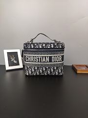 Dior Make Up Bag Size 28 x 20.5 x 15.5 cm - 1
