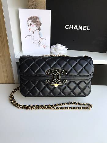 Chanel Flap Bag Black 57275 Size 13 x 4 x 21 cm