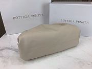 Bottega Veneta Cloud Pouch 576227 Size 40 x 18 x 18 cm - 6