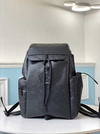 LV Discovery Backpack 9 M43680 Size 35 x 54.5 x 19 cm