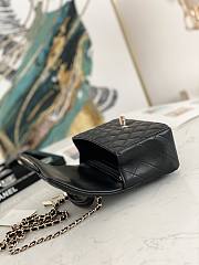 Chanel Handle Bag AS2431 Size 20 x 14 x 7 cm - 2