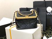 Chanel Chain Black Gold Box Bag Size 15 x 22 x 9 cm - 2