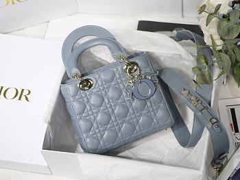 Dior Lady Blue M8013 Size 20 x 16.5 x 8 cm