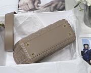 Dior Lady Warm Taupe M8013 Size 20 x 16.5 x 8 cm - 4