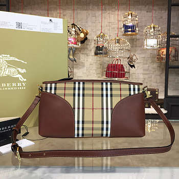 Burberry Shoulder Bag 5772 Size 30.5 x 8 x 15.5 cm