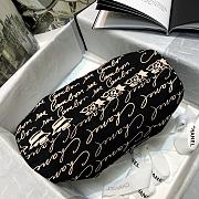 Chanel Vintage Cloud Bag AS2390 Size 25.5 x 13 x 10 cm - 2