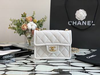 Chanel Tofu Bag White Small 99031 Size 14.5 x 18 x 8 cm