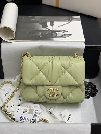 Chanel Flap Bag Green Size 19 x 14.5 x 8.5 cm