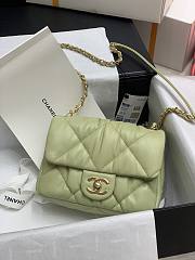 Chanel Flap Bag Green Size 19 x 14.5 x 8.5 cm - 3