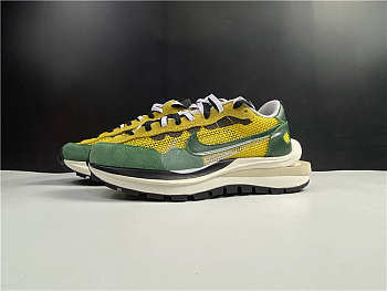 Sacai x Nike VaporWaffle “Tour Yellow” CV1363-700