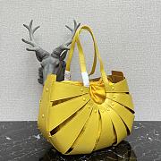 Bottega Veneta The Shell Bag Yellow Size 40 x 12 x 25 cm - 2